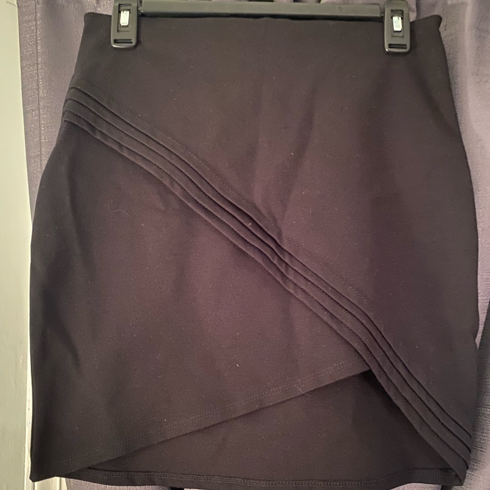 ⭐️ SOLD ⭐️ Black skirt
